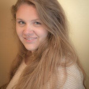 Liz-Knueven-2-300×300